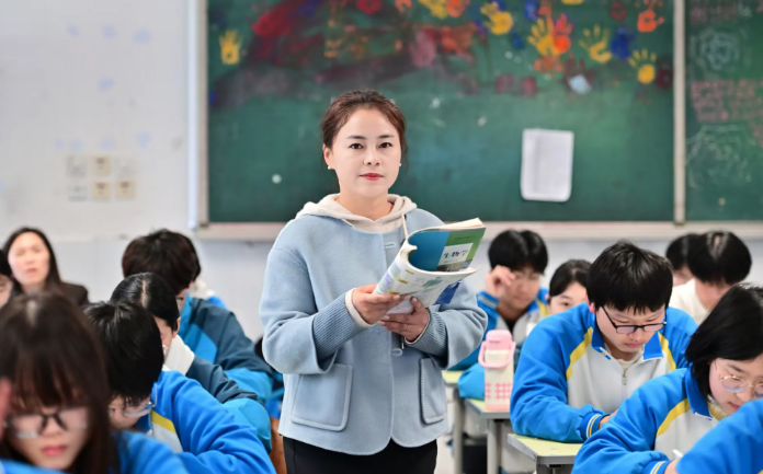 名师风采：师者如光 微以致远——记邯郸鸡泽一中优秀教师闫永彩