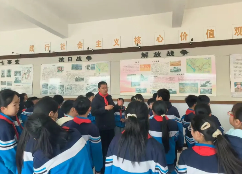 邯郸鸡泽县各学校开展“清明祭英烈”主题祭扫活动