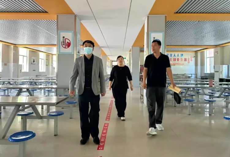 鸡泽县第三实验小学开展校园安全隐患大排查