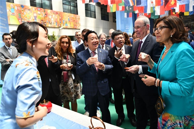 国际茶日双喜临门!八马茶业荣膺WTO推荐用茶与摩纳哥国礼茶