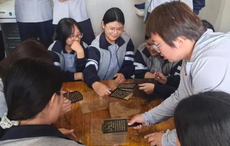 知行合一练实操 种业一线长本领——鸡泽县综合职教中心农学专业学生赴遂乡种业开展认知实习