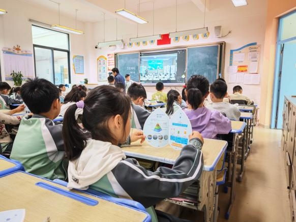 水润童心,爱传赣鄱!润田翠六年公益之路,守护近76万少年健康成长!