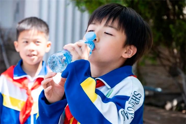 水润童心,爱传赣鄱!润田翠六年公益之路,守护近76万少年健康成长!