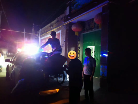 强治理 护民安 促发展｜深夜暖心守护  魏县公安护送迷路老人平安归家